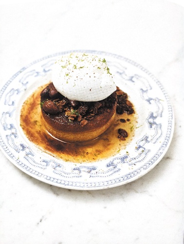 Pancakes with apple caramel and granola