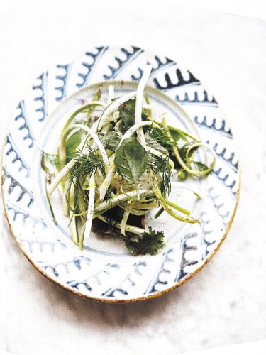 Asparagus crudité salad with egg and rye bread