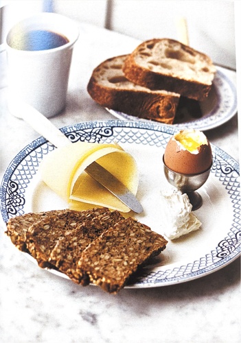 Rye bread with egg, Comté, and butter
